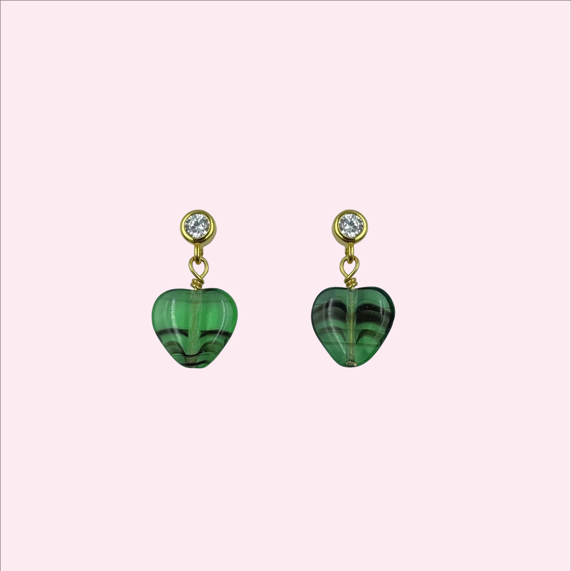 Heart drop øreringe - emerald